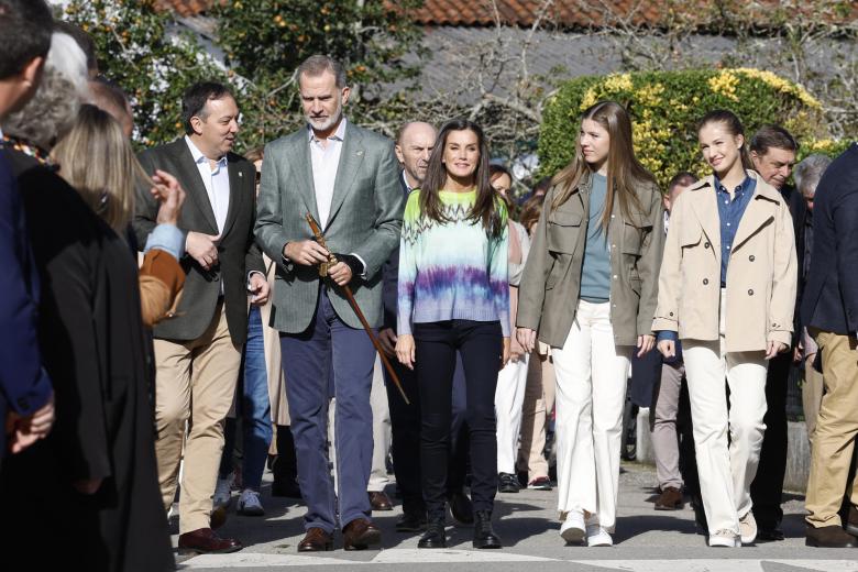 La Familia Real visita este sábado Arroes, en el marco de la visita a las tres parroquias, Arroes, Pion y Candanal, en el concejo de Villaviciosa, que este año se han hecho con el Premio al Pueblo Ejemplar del Principado