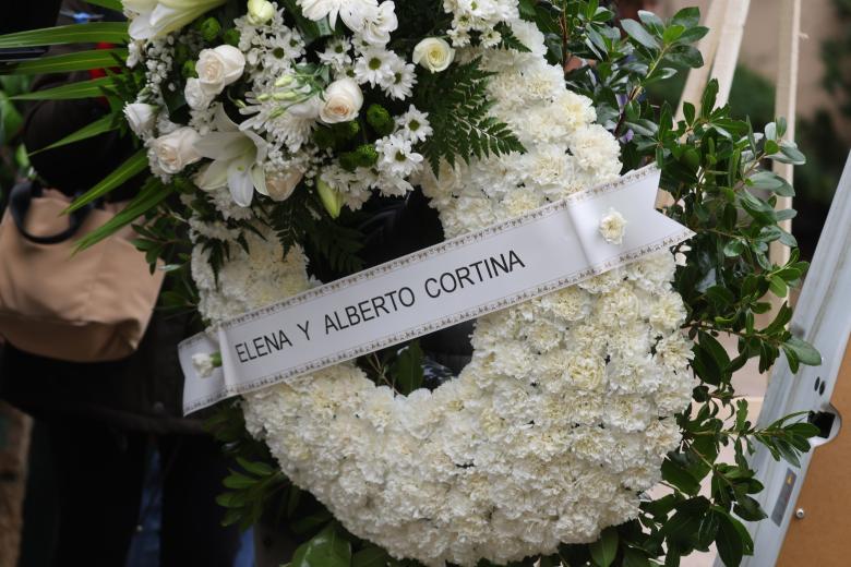 burial of Fernando Fernadez Tapias in Madrid 25 October 2023
Corona de Elena Cue y Alberto Cortina