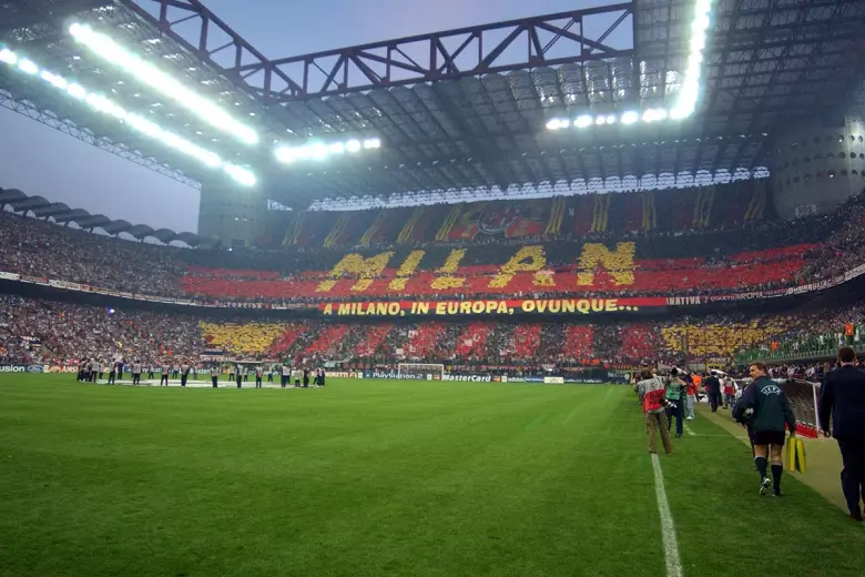 San Siro o Giuseppe Meazza es el estadio del AC Milan e Inter de Milan y ha vivido los mejores duelos de Champions