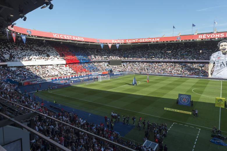 En el Parque de los Príncipes juega el París Saint-Germain y es uno de los estadios más importantes de Francia