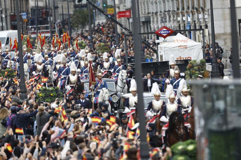 La madrileña plaza del Sol repleta de gente que querían ver de cerca a la Princesa