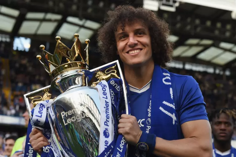 David Luiz tiene 36 años y sigue jugando al fútbol en el Flamengo. En sus años gloriosos, el central brasileño consiguió levantar la Champions con el Chelsea en 2012 y levantó la Libertadores de 2022 con Flamengo