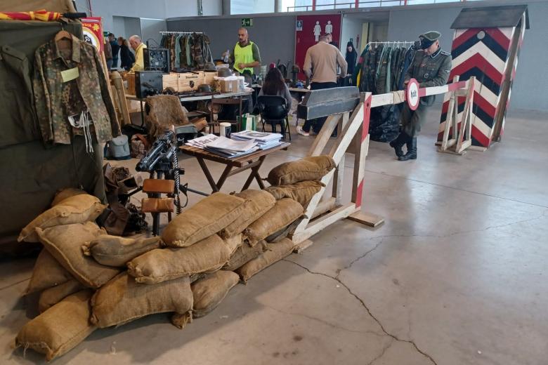 Muestra de un paso militar en No solo Militaria