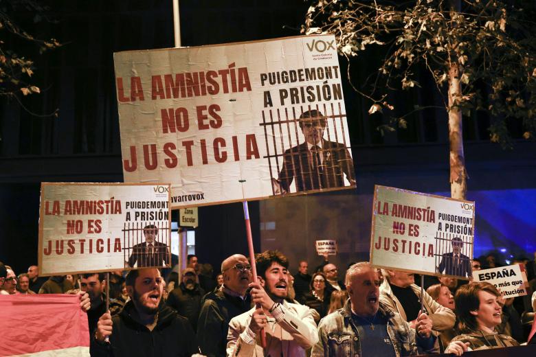 En imágenes: España sale a la calle contra la amnistía de Sánchez