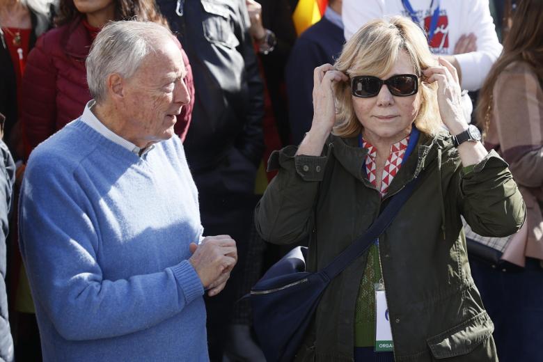 El ex alcalde de Madrid José María Álvarez del Manzano (i) y la exministra Pilar del Castillo (d)