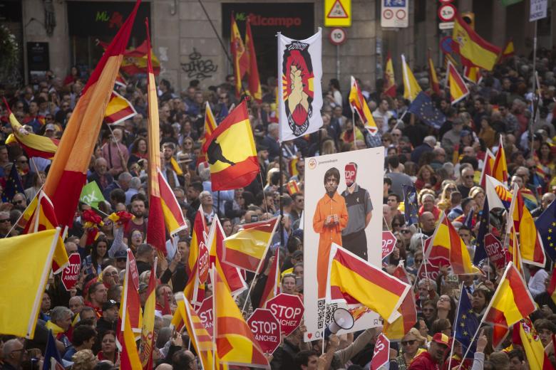 La concentración de Barcelona en la Plaza de San Jaime (convocada por Cataluña Suma) ha sido multitudinaria.