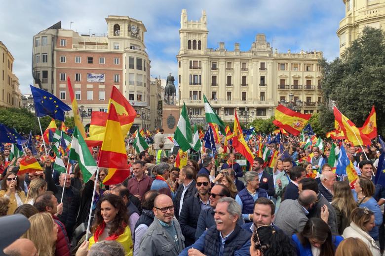 Manifestación en contra de la amnistía  en la Plaza de las Tendillas