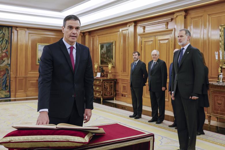 Pedro Sánchez promete su cargo de presidente del Gobierno ante el rey Felipe VI en el año 2023