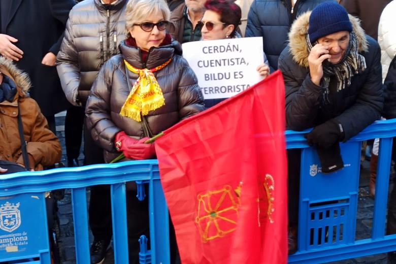 Las calles aledañas a la plaza Consistorial también están abarrotadas