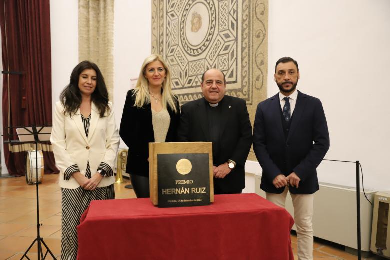 Entrega del premio Hernán Ruiz