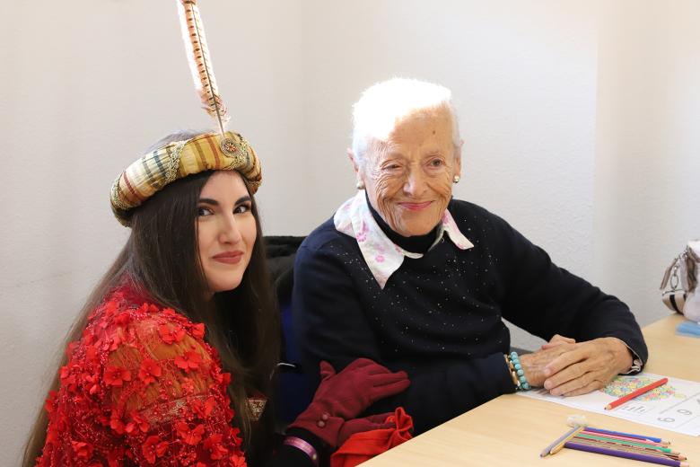 La Asociación Alzheimer Córdoba y el Hospital Reina Sofía reciben la visita del Cartero Real