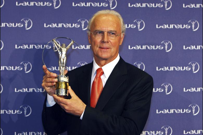 Beckenbauer recibe el premio Laureus en el año 2007