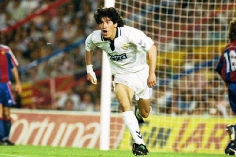 Iván Zamorano anotó un hat trick al FC Barcelona en el Santiago Bernabéu en sólo 40 minutos. El 7 de enero de1995 fue el gran protagonista del partido. Zamorano terminó pichichi esa temporada en Liga con 28 goles.