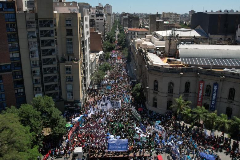 Miles de manifestantes en la ciudad de Córdoba