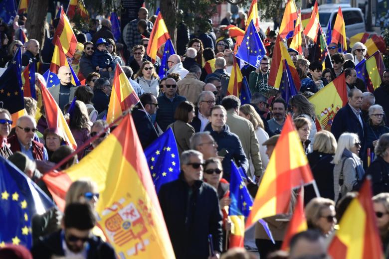 Decenas de miles de manifestantes se ha reunido en la Plaza de España de Madrid