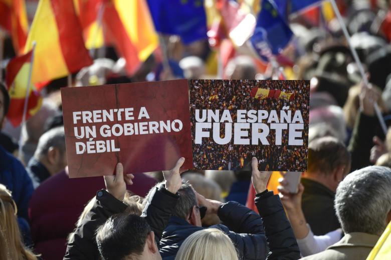 Una de las pancartas presentes en la manifestación contra la amnistía y por la igualdad entre españoles