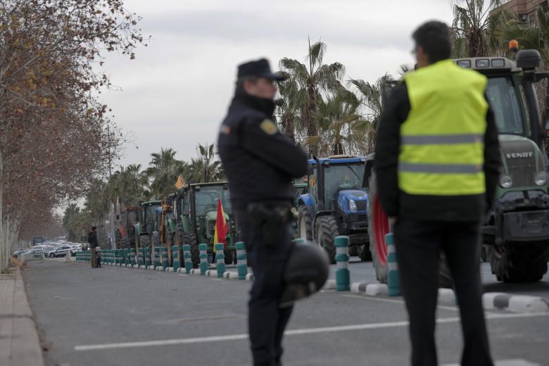 Manifestación de agricultores con tractores