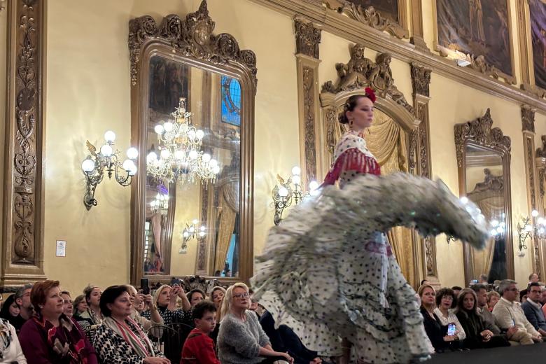 Desfile benéfico de flamenca de Alcer Córdoba