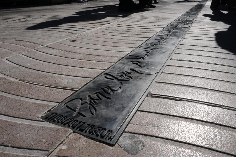 Monumentos a las víctimas del atento de las ramplas en Barcelona