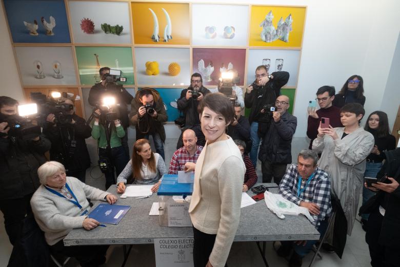 La candidata del BNG, Ana Pontón, votando