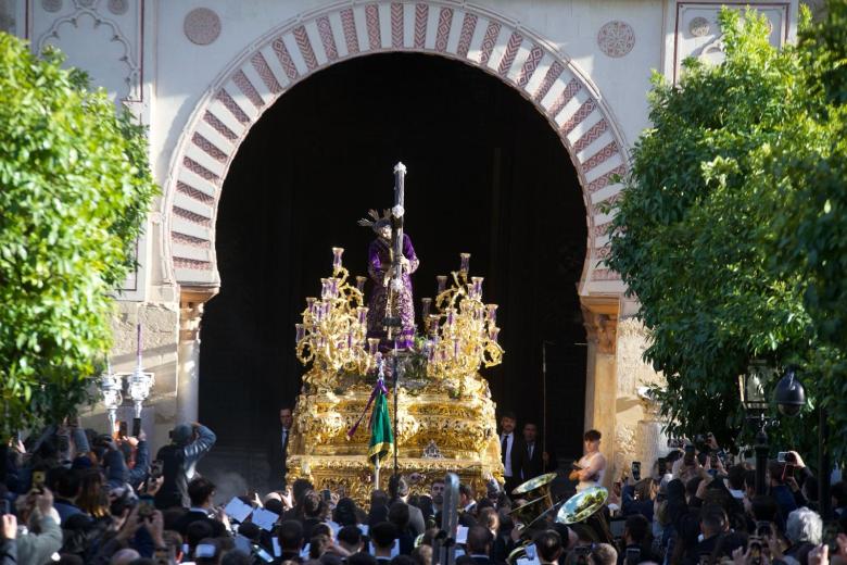 Procesión de regreso de Jesús del Calvario