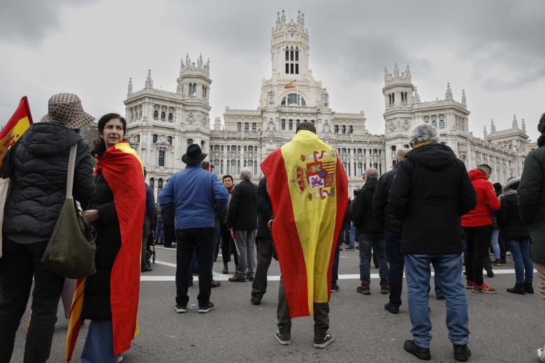 Foros y asociaciones cívicas han convocado este sábado una manifestación en Madrid contra "el deterioro político, institucional y social" de España con el Gobierno del PSOE y a la que se han sumado el PP y Vox.