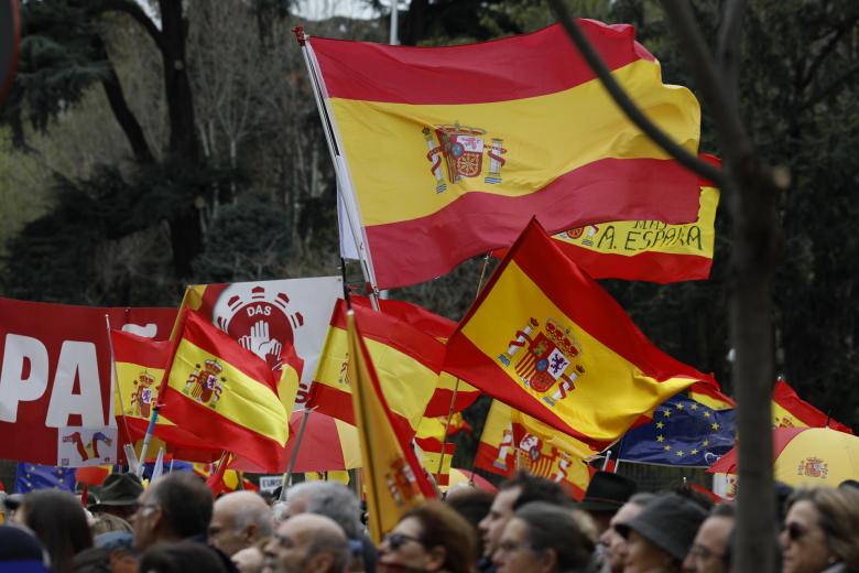 Foros y asociaciones cívicas han convocado este sábado una manifestación en Madrid contra "el deterioro político, institucional y social" de España con el Gobierno del PSOE y a la que se han sumado el PP y Vox.