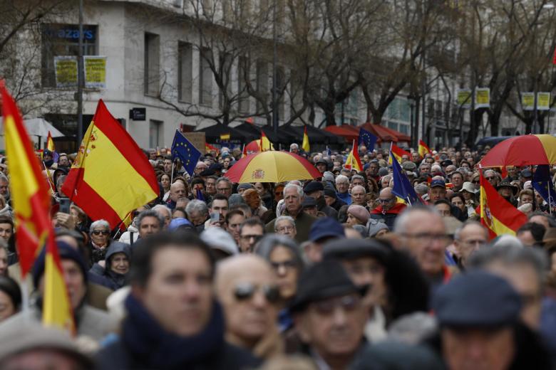 Foros y asociaciones cívicas han convocado este sábado una manifestación en Madrid contra "el deterioro político, institucional y social" de España con el Gobierno del PSOE y a la que se han sumado el PP y Vox.