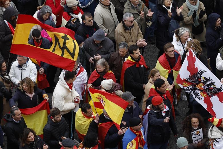 Foros y asociaciones cívicas han convocado este sábado una manifestación en Madrid contra "el deterioro político, institucional y social" de España con el Gobierno del PSOE y a la que se han sumado el PP y Vox.