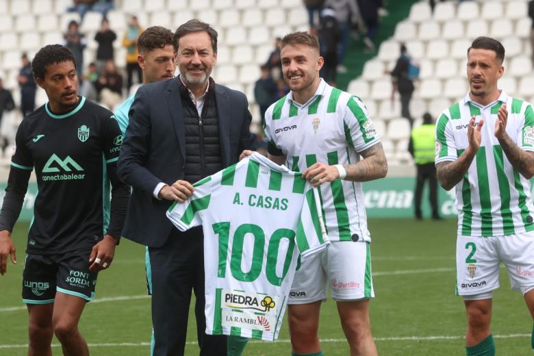 El Córdoba CF gana de nuevo ante su gente