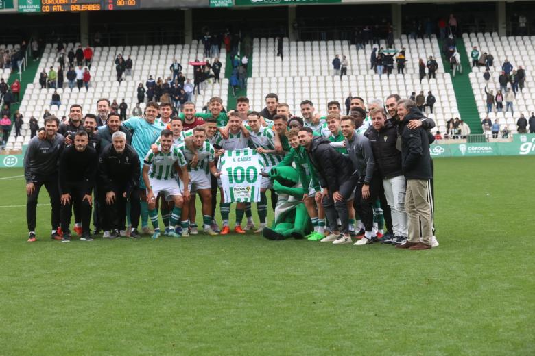 El Córdoba CF gana de nuevo ante su gente