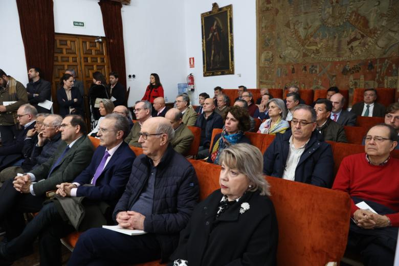 La presentación del libro 'La iglesia y el problema de la vivienda en Córdoba', en imágenes