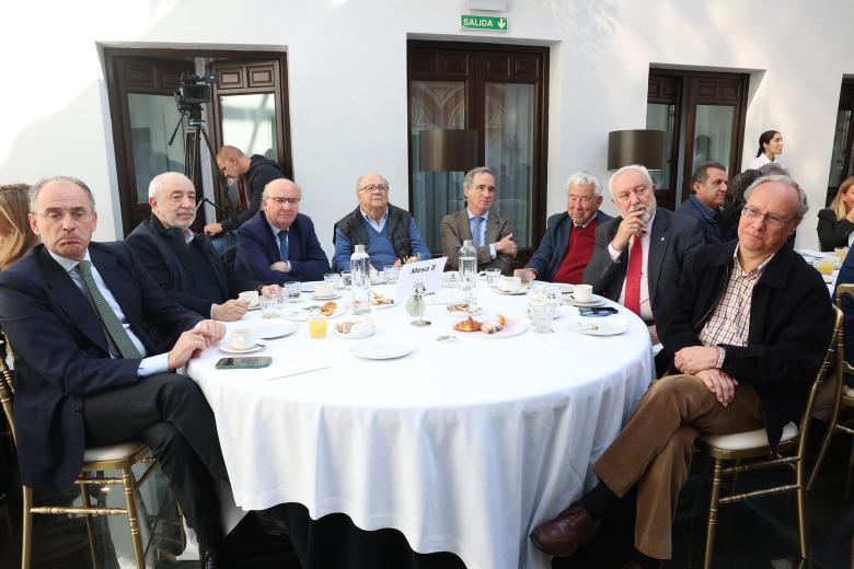 la charla coloquio 'El impulso a la protección civil de Andalucía: La nueva agencia de seguridad y emergencias'