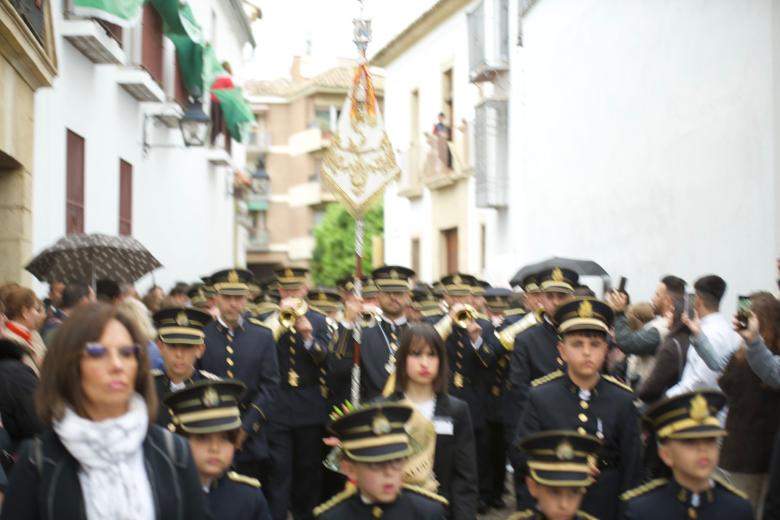 La Paz decide suspender su procesión ante una repleta plaza de Capuchinos