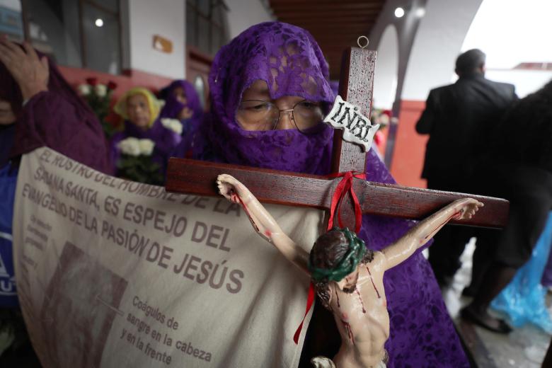 Procesión de Jesús del Gran Poder en las calles de Quito (Ecuador)