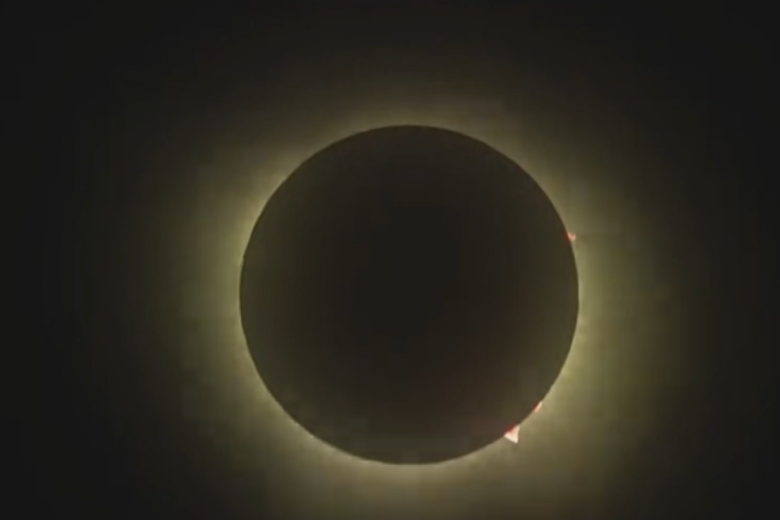 Eclipse total de sol sobre la ciudad de Torreón, México, a las 20:21 hora española.