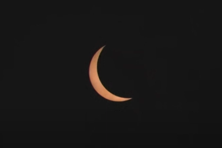Imagen del eclipse total de sol desde Dallas a las 20:31 hora española.