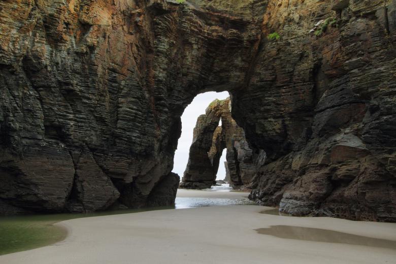 La Playa de Las Catedrales se sitúa entre Ribadeo y Foz en Lugo