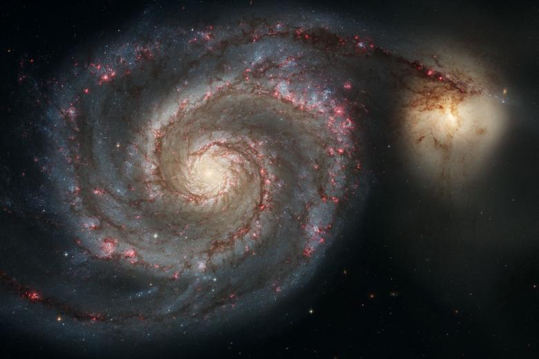 Fuera de este torbellino: la galaxia Whirlpool (M51) y su galaxia compañera