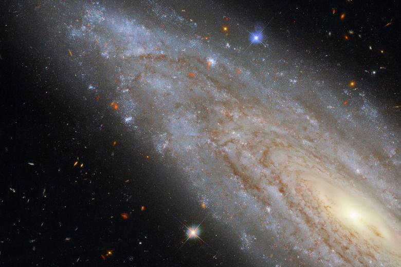 Esta imagen muestra la galaxia espiral NGC 3254, observada utilizando la Cámara de Campo Amplio 3 (WFC3) del Hubble