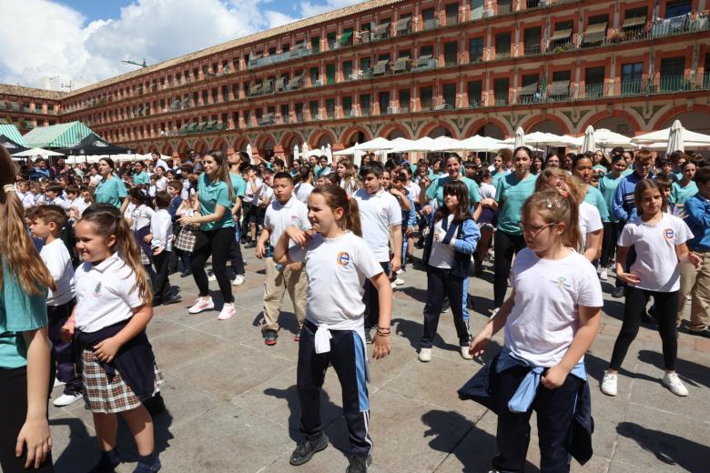 'flash mob' con motivo del Día Mundial de la Danza