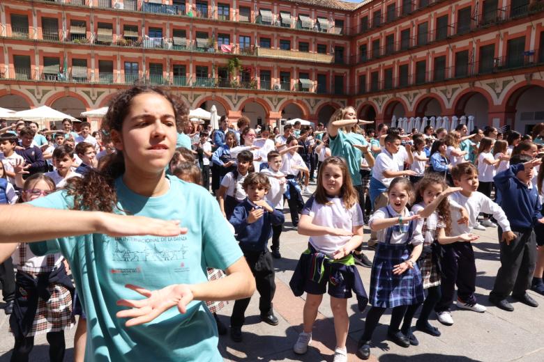 'flash mob' con motivo del Día Mundial de la Danza