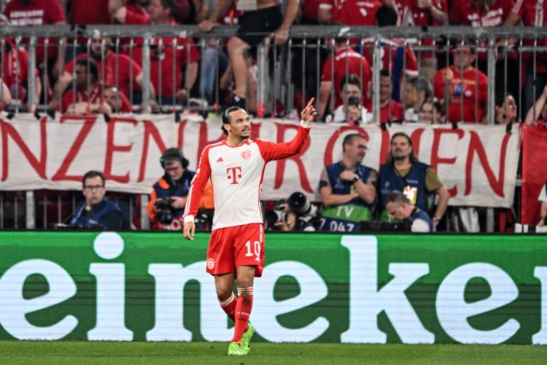 El delantero alemán Leroy Sane celebra el gol durante el partido de ida de la semifinal de la Liga de Campeones de la UEFA.