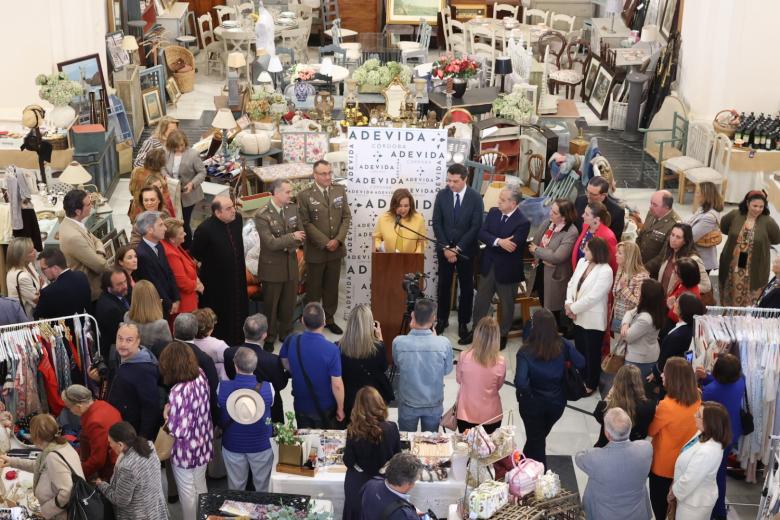 La inauguración del V Baratillo de Primavera de Adevida, en imágenes