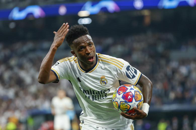 MADRID, 08/05/2024.- El delantero del Real Madrid Vinicius Junior tras el gol ante el Bayern, durante el partido de vuelta de las semifinales de la Liga de Campeones que Real Madrid y Bayern de Múnich disputan hoy miércoles en el estadio Santiago Bernabéu. EFE/Mariscal