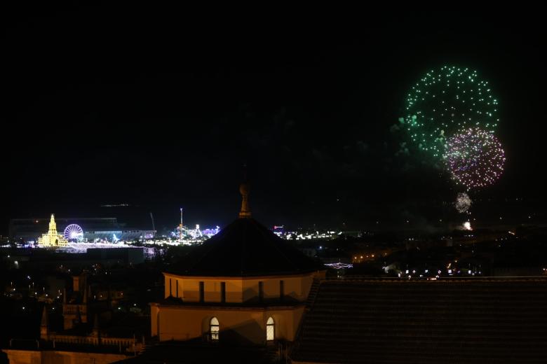 El espectáculo de fuegos artificiales de la Feria de Córdoba 2024, en imágenes