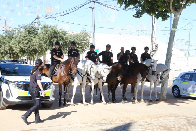 La visita a las oficinas de la comisaría conjunta del recinto de El Arenal, en imágenes