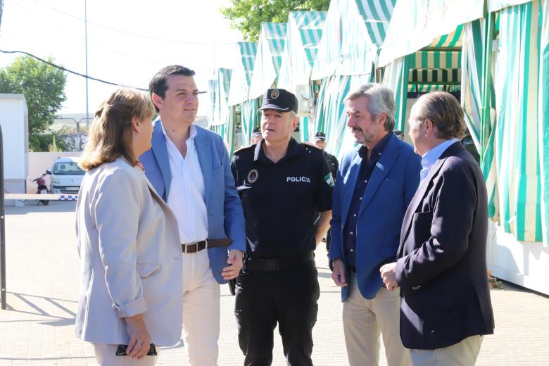 La visita a las oficinas de la comisaría conjunta del recinto de El Arenal, en imágenes