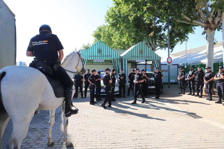 La visita a las oficinas de la comisaría conjunta del recinto de El Arenal, en imágenes