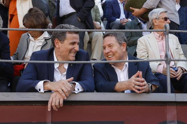 El presidente de Castilla-La Mancha, Emiliano García-Page, asiste a la duodécima corrida de la Feria de San Isidro